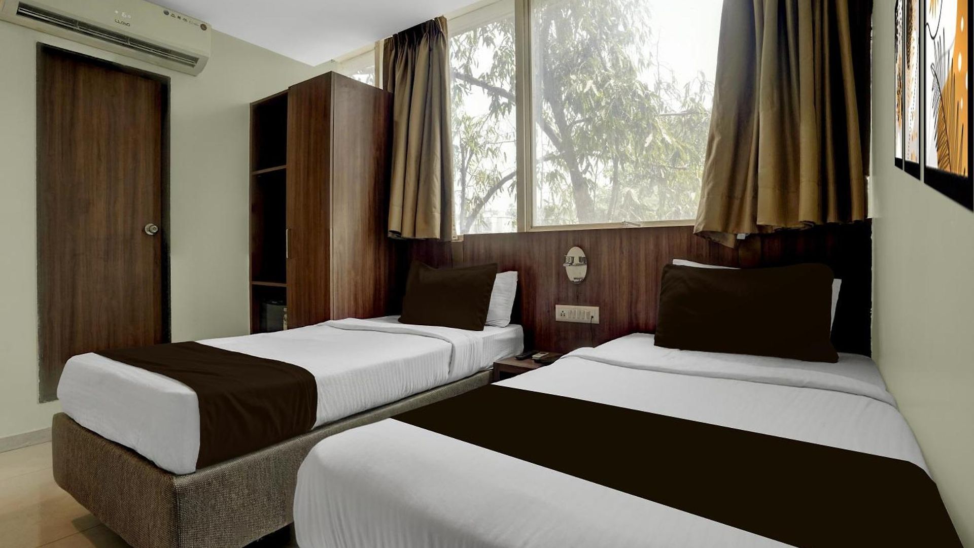 Hotel Townhouse Midc Andheri Formerly Royal International 4*
