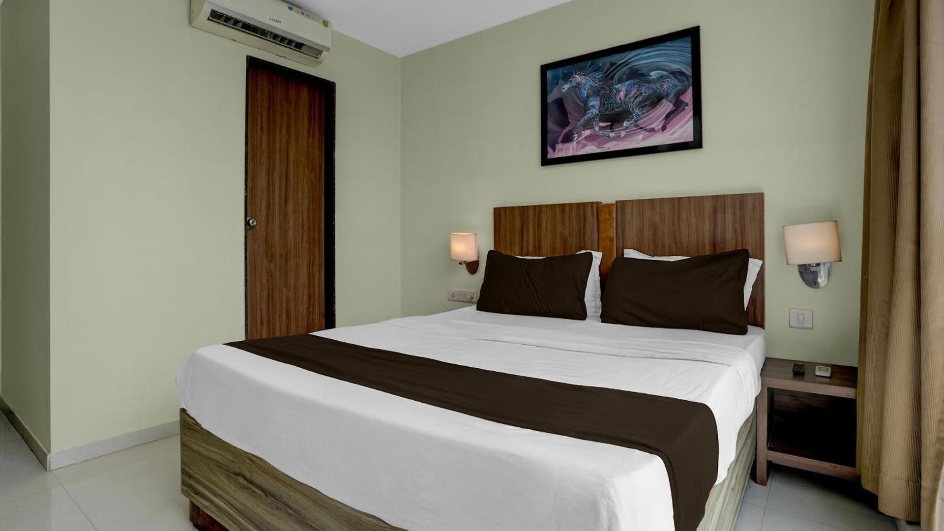 Townhouse Midc Andheri Formerly Royal International Mumbai