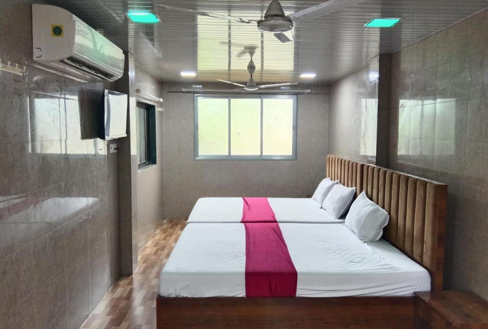 Golden Takshila Andheri 3* Mumbai