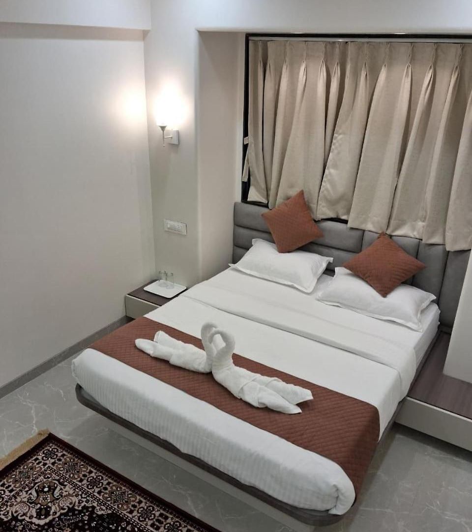 Le Glance & Hotel Mumbai
