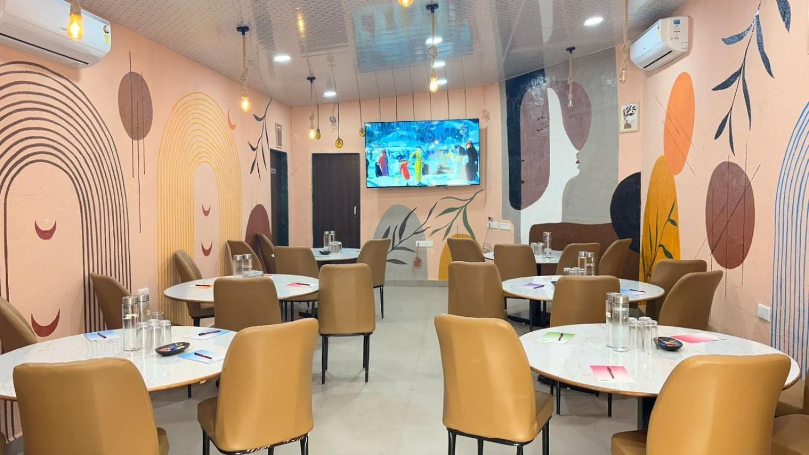 The Bohoo 99 Nr International Airport Hotel