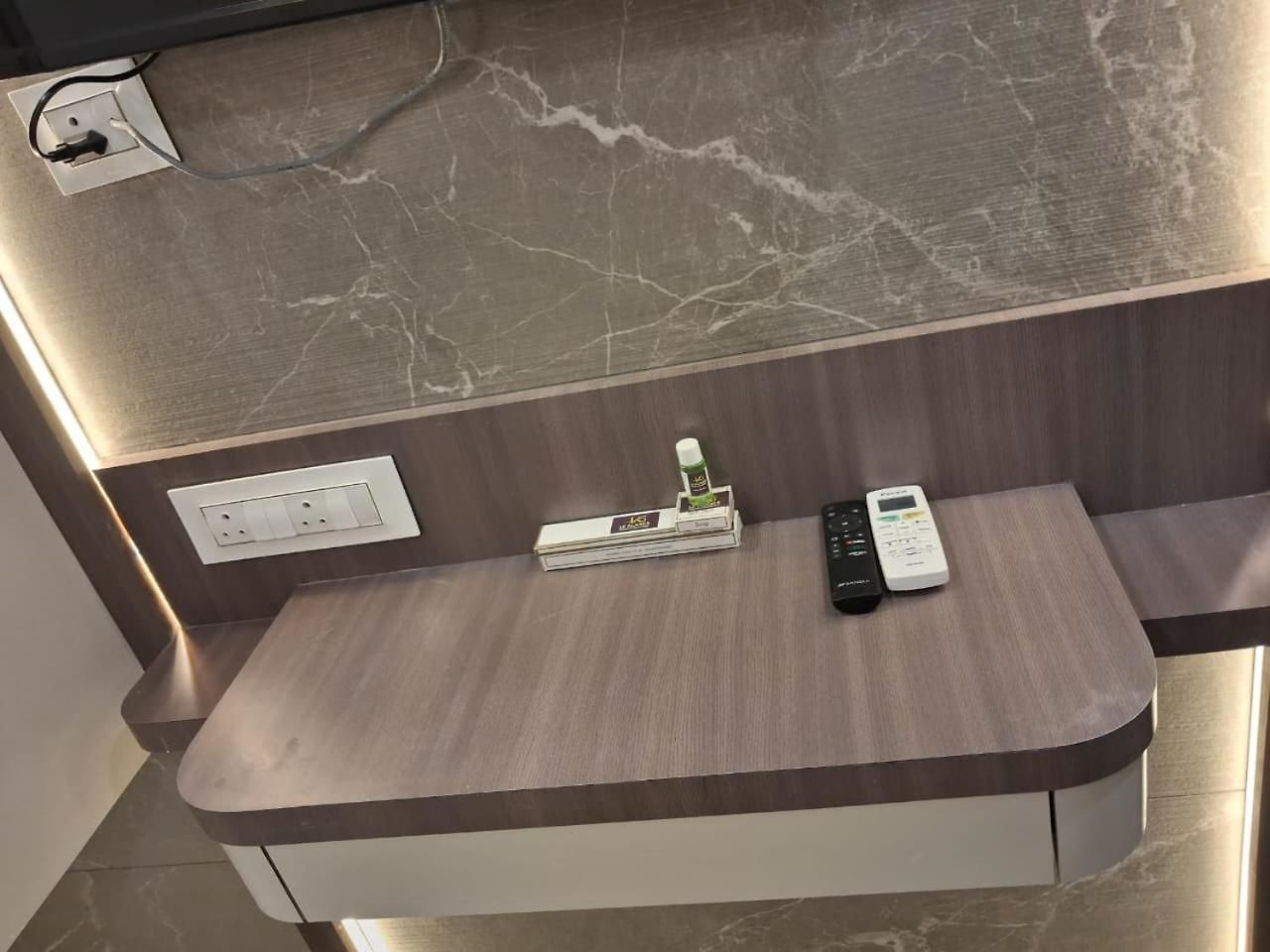 Le Glance & 4* Mumbai