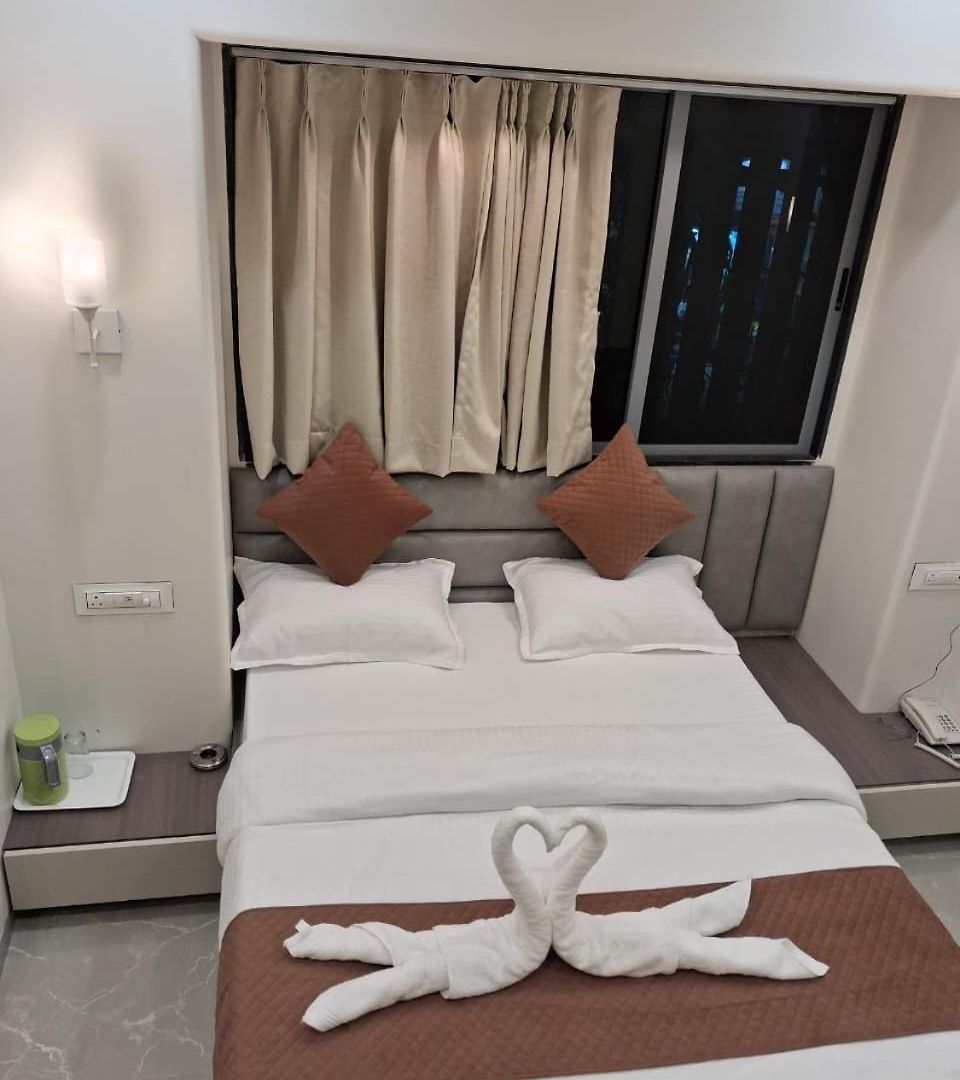 Le Glance & Hotel Mumbai