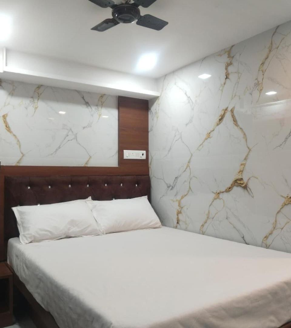 King Falcon Guest house *
