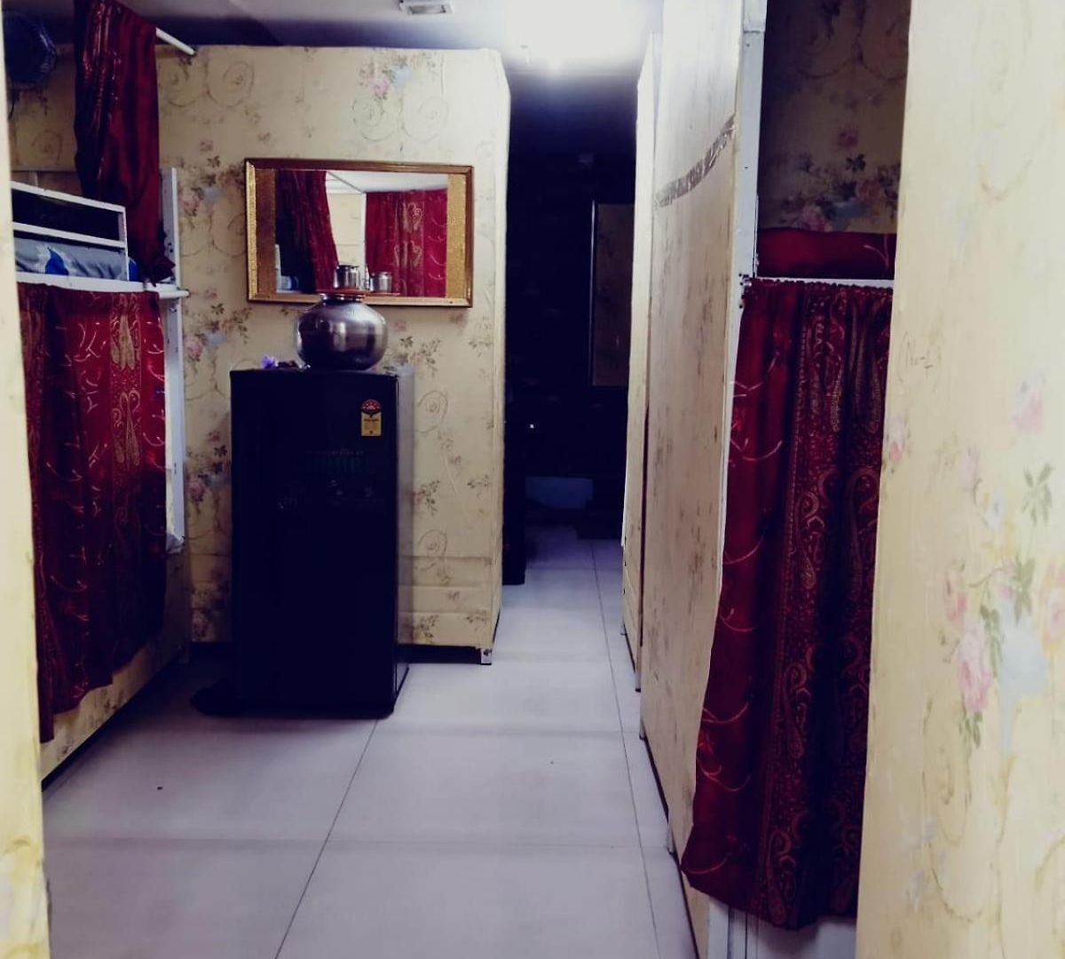Hostel Sky Andheri Near Railway Station *