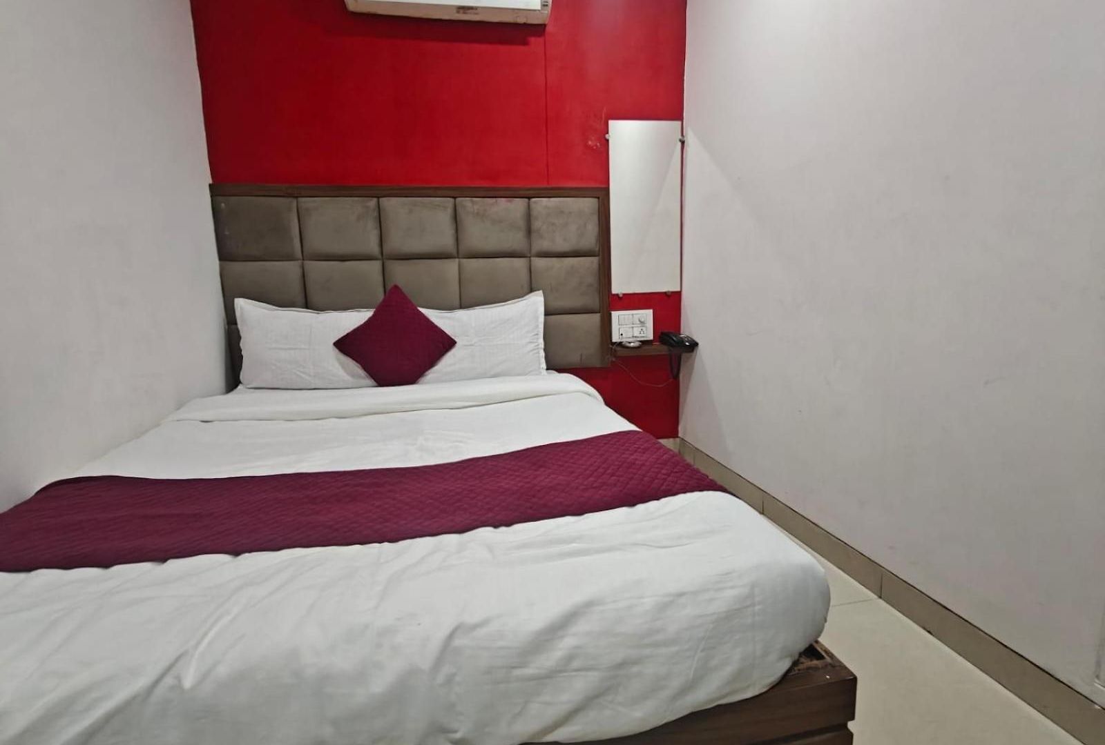 Love hotel Silver Shine Jogeshwari