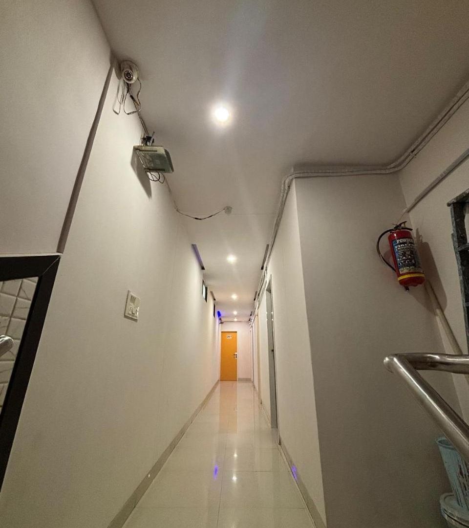 Silver Shine Jogeshwari Love hotel