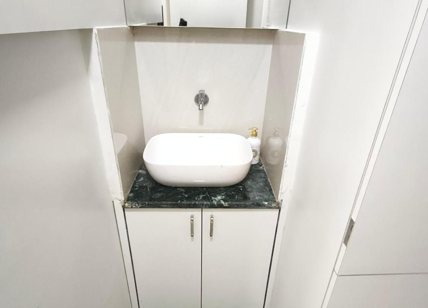 Sahar Ac - Andheri - Near International Airport - Male Guest Only * Mumbai