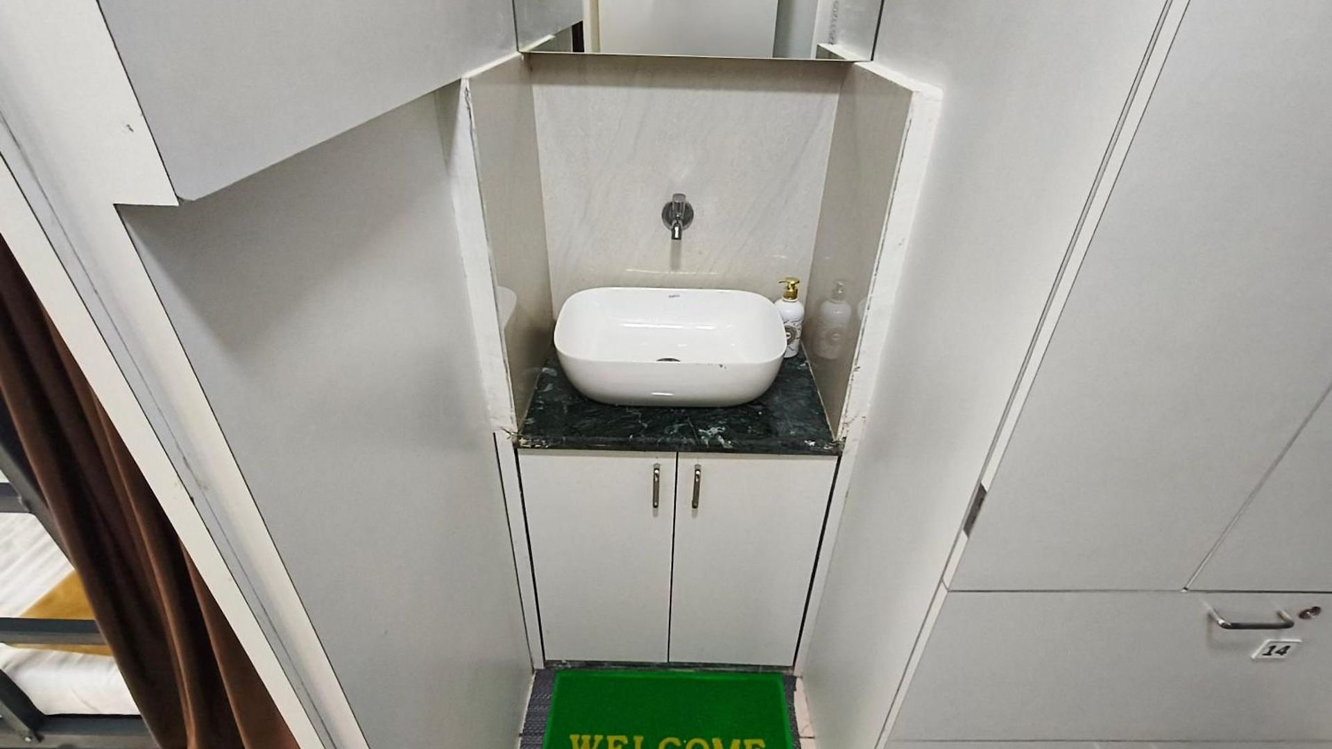 Hostel Sahar Ac - Andheri - Near International Airport - Male Guest Only