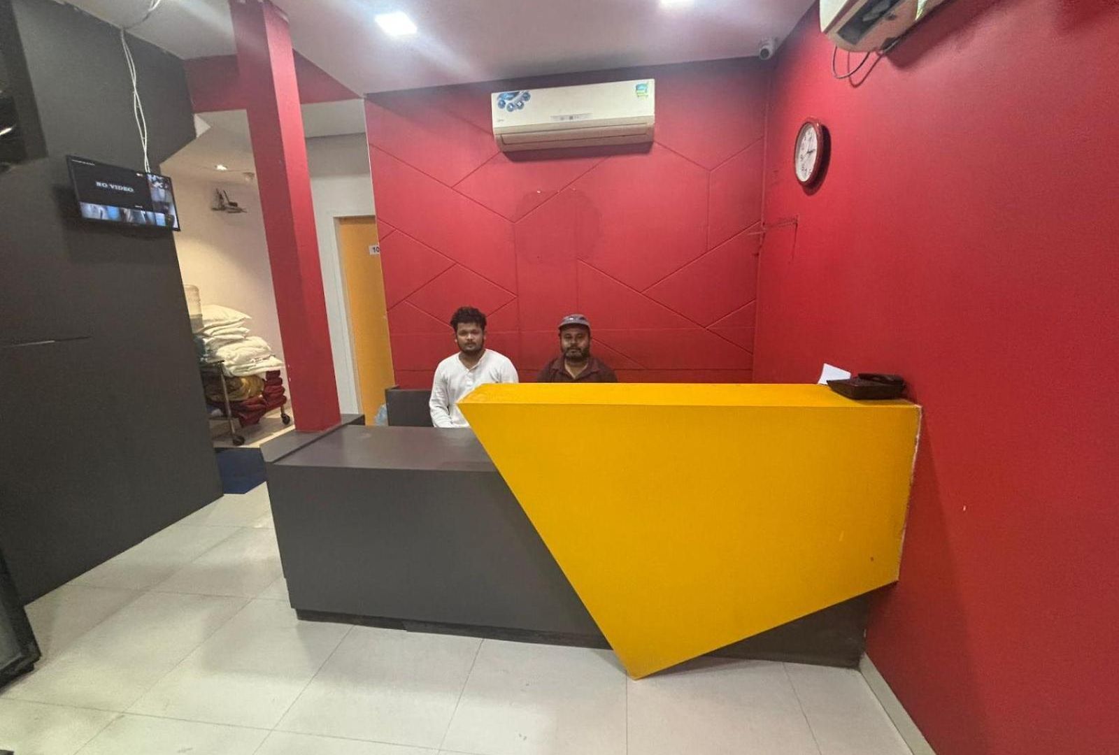 Love hotel Silver Shine Jogeshwari Mumbai