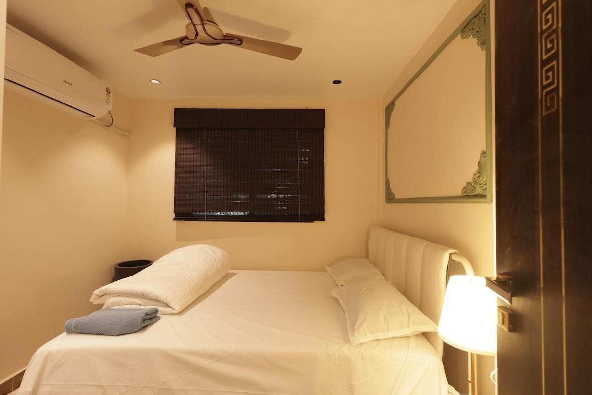 Spacious Affordable 1 Bhk Hill Road Bandra West Apartment