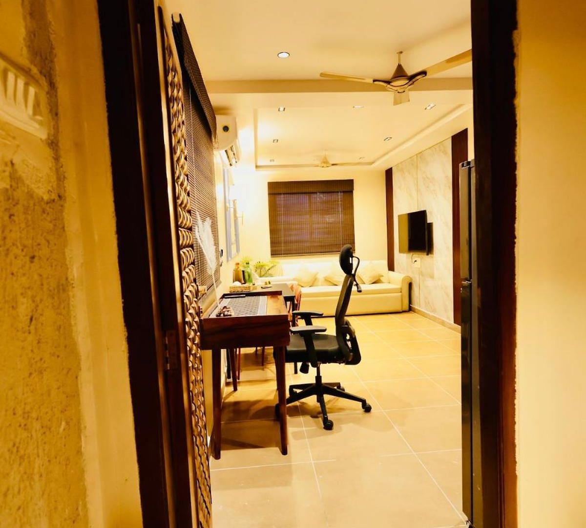 Spacious Affordable 1 Bhk Hill Road Bandra West Apartment *
