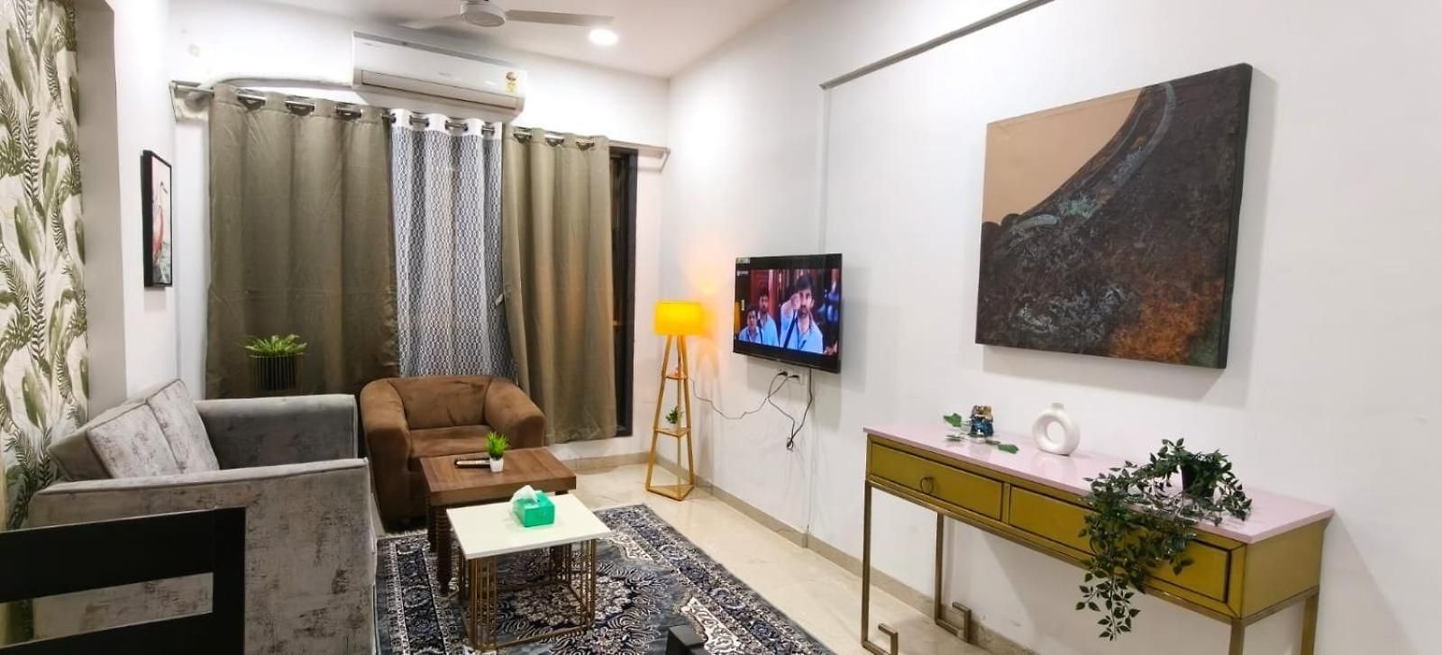 Ivy Urban Cozy 401 Private 1bhk 3 Min Nesco *