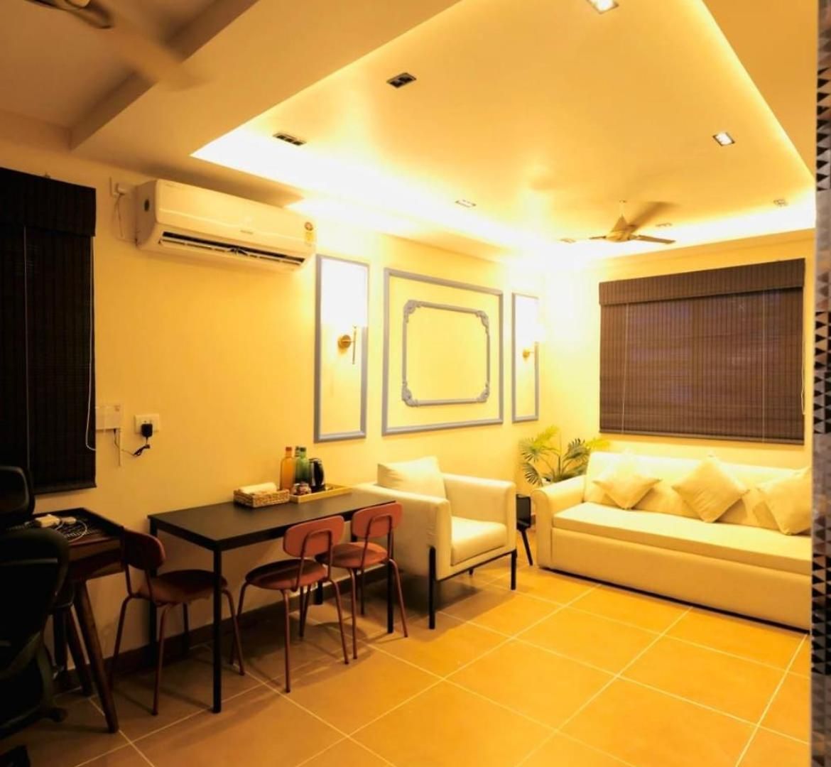Spacious Affordable 1 Bhk Hill Road Bandra West * Mumbai