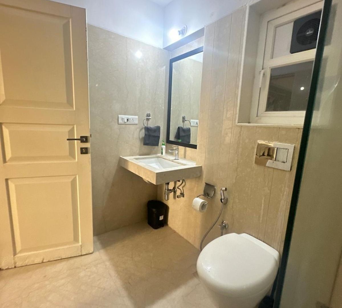 Apartment To In Bkc- Airport Nearby Mumbai