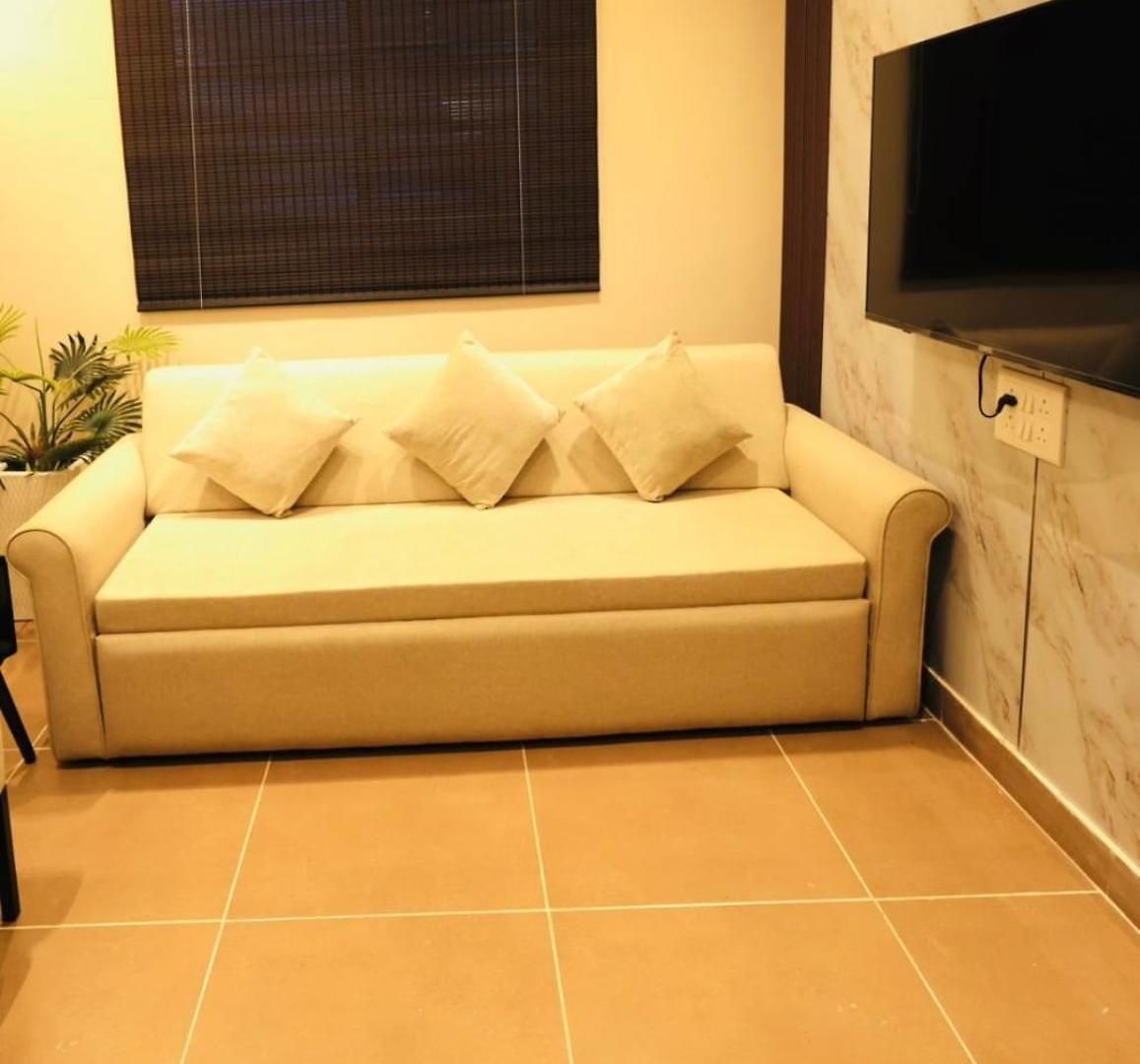 Apartment Spacious Affordable 1 Bhk Hill Road Bandra West