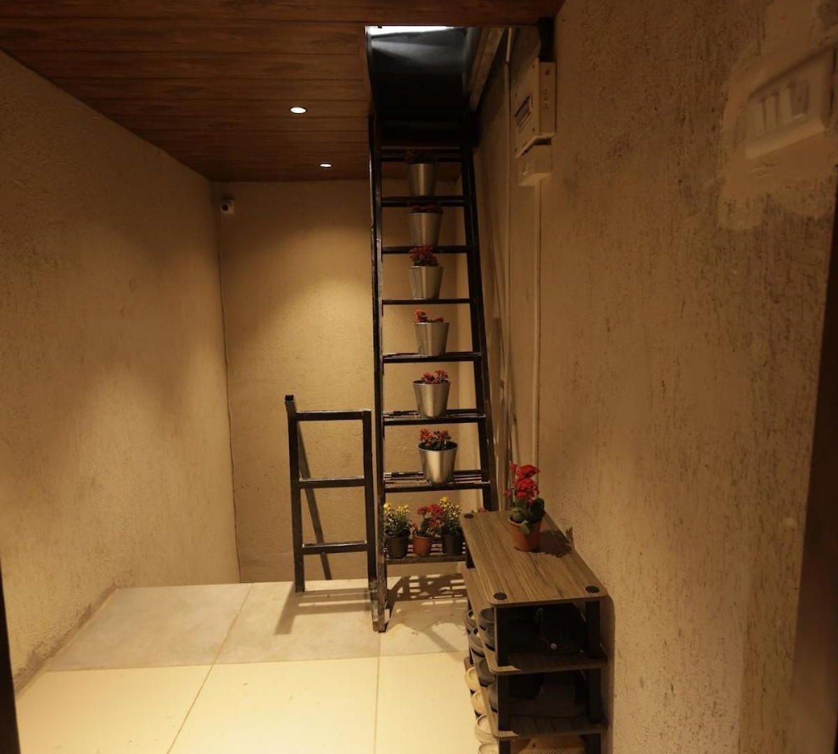 Spacious Affordable 1 Bhk Hill Road Bandra West *