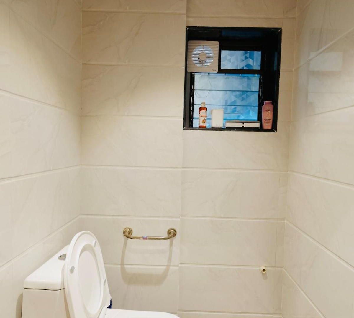 Apartment Spacious Affordable 1 Bhk Hill Road Bandra West Mumbai