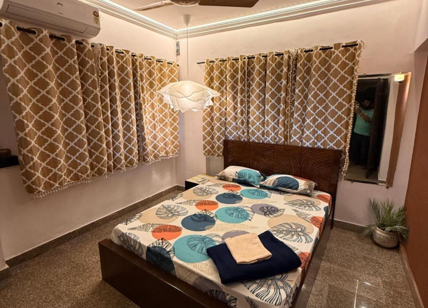 2 Personal At Versova Andheri West * Mumbai