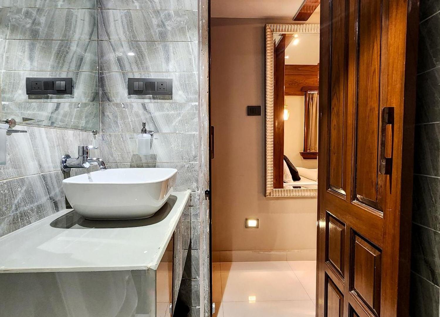 The Falcon - Clare Road Hotel 4*
