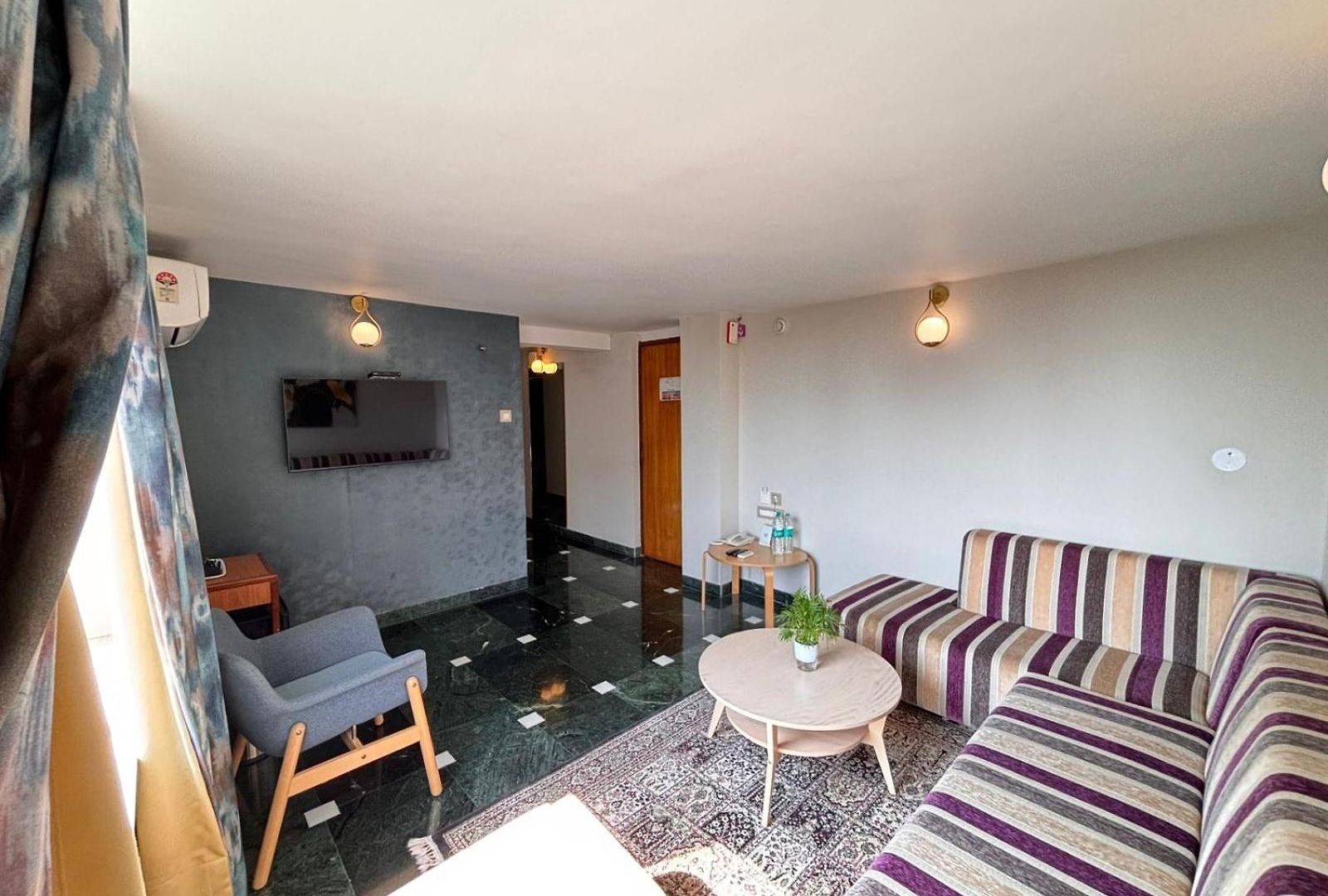 Hotel Hiltop