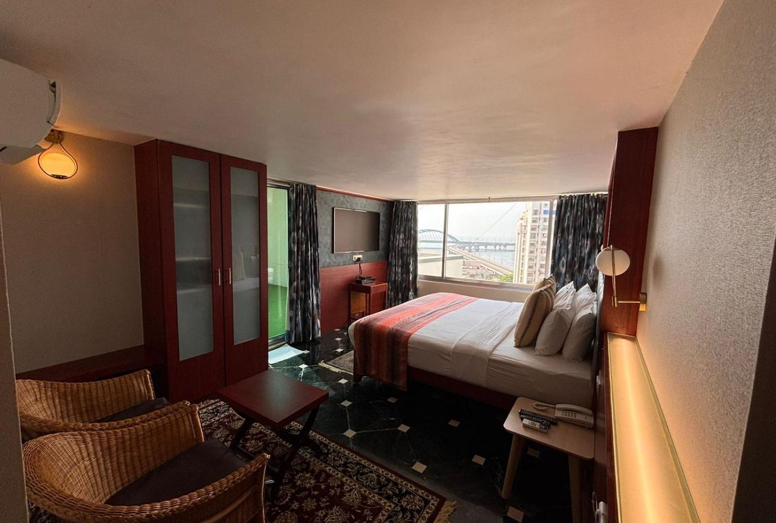 Hiltop Hotel 3*