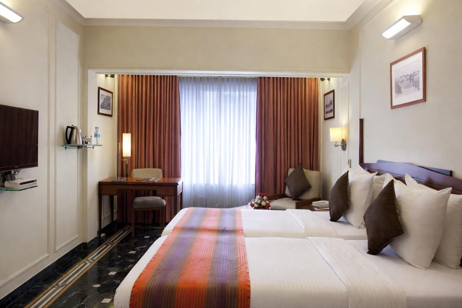 Hiltop Hotel 3*