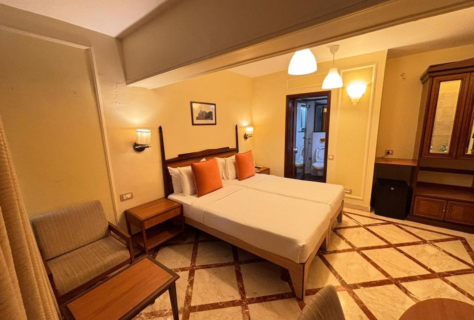 Hiltop Hotel 3*
