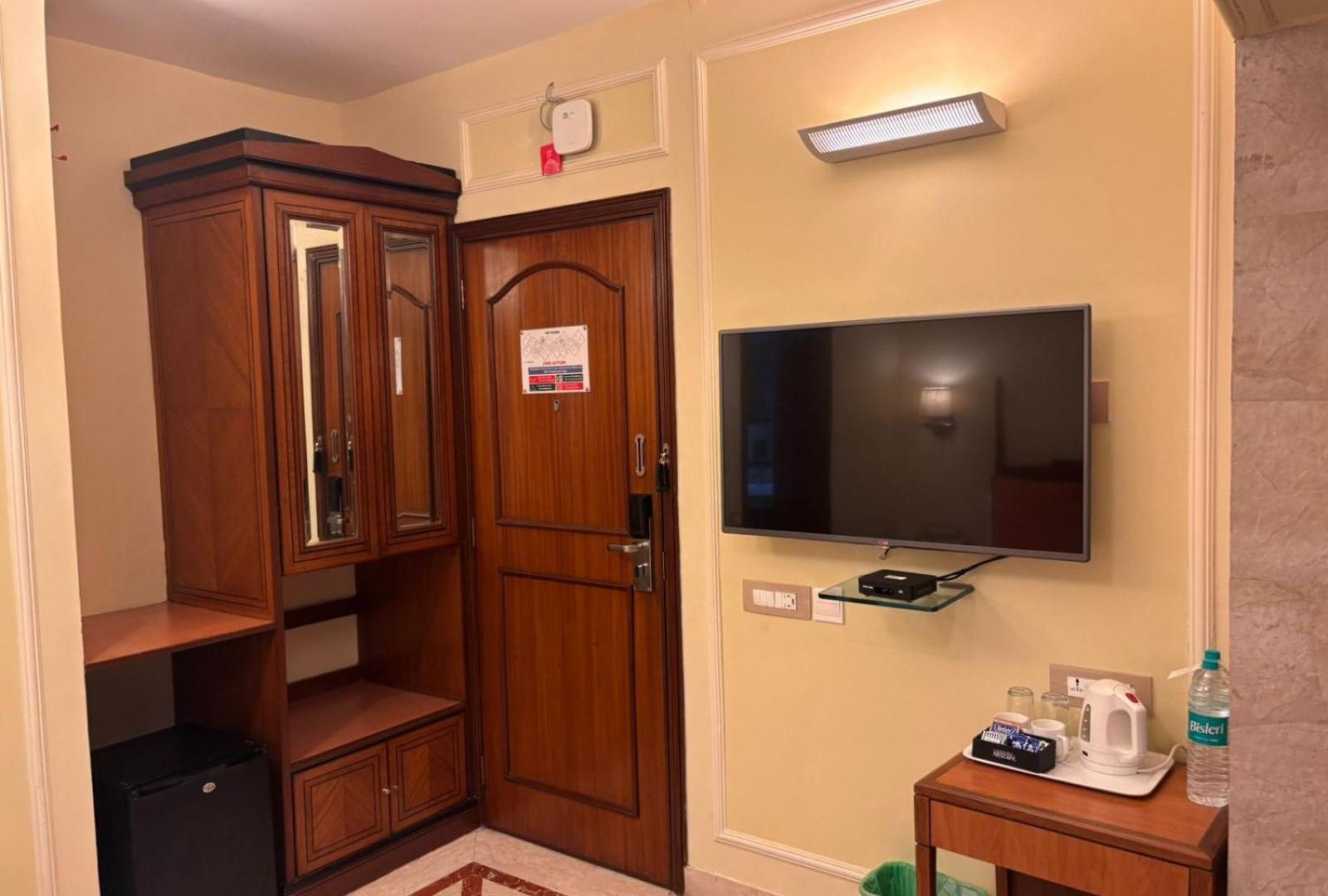 Hiltop Hotel 3*