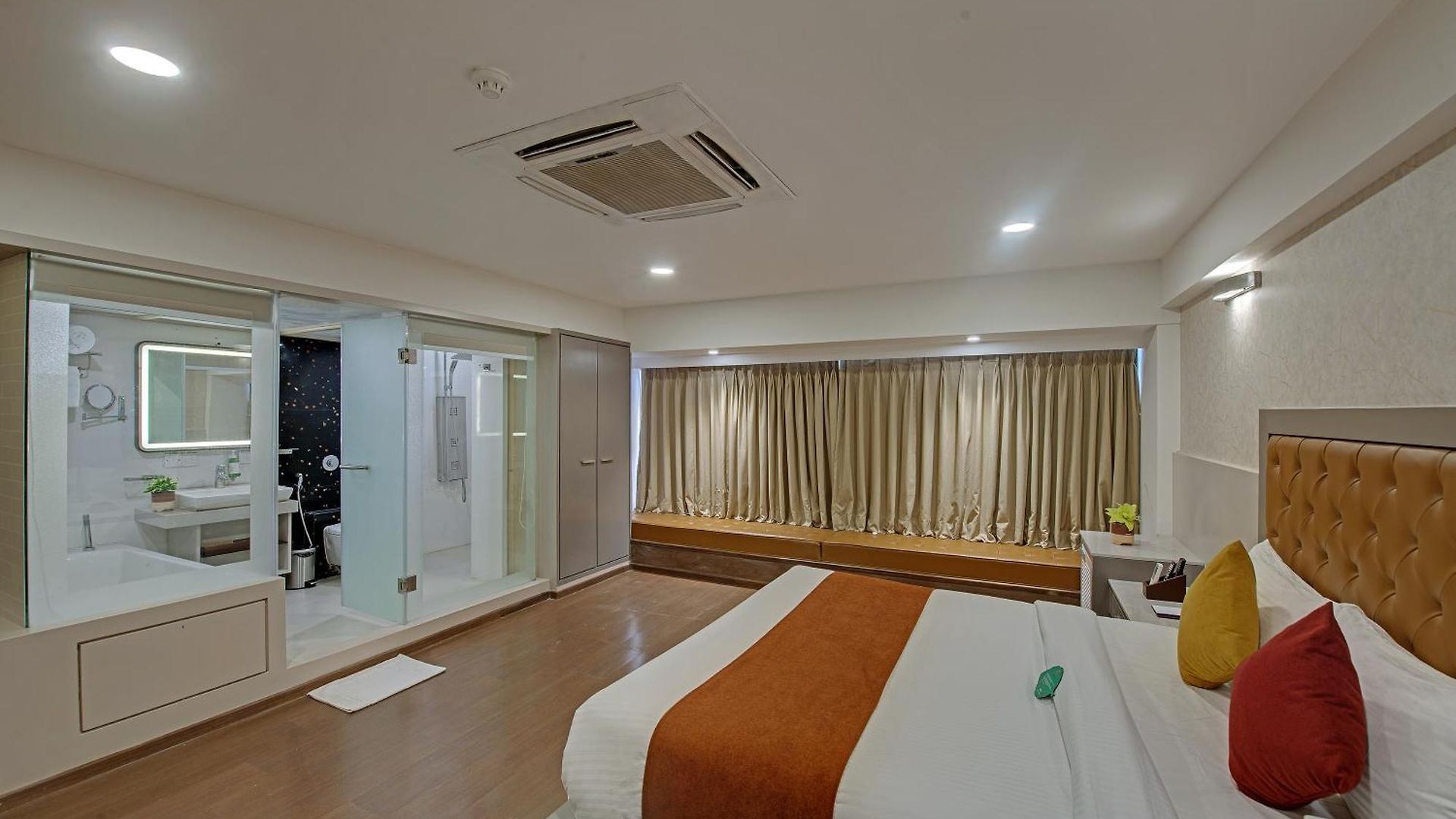 Hotel Comfort Metropolis 4*