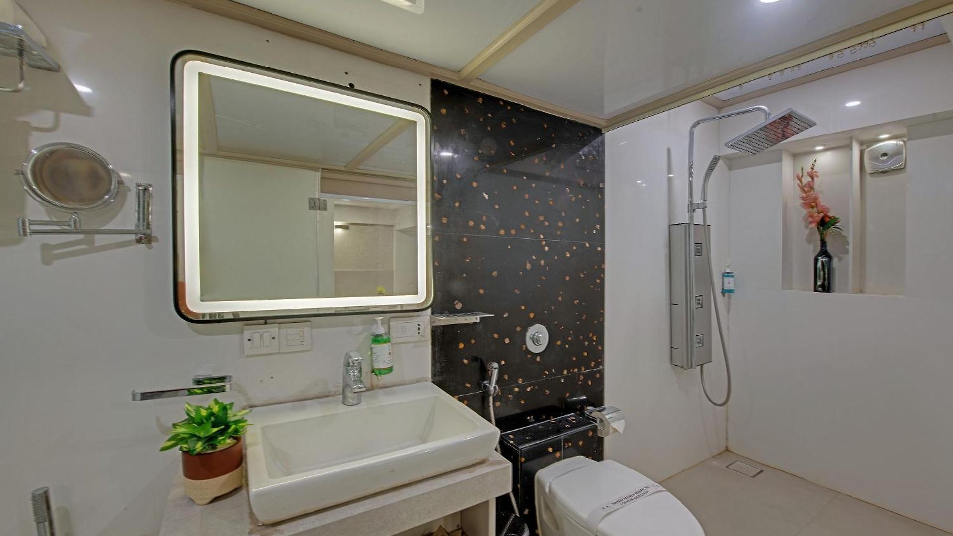 Comfort Metropolis Hotel