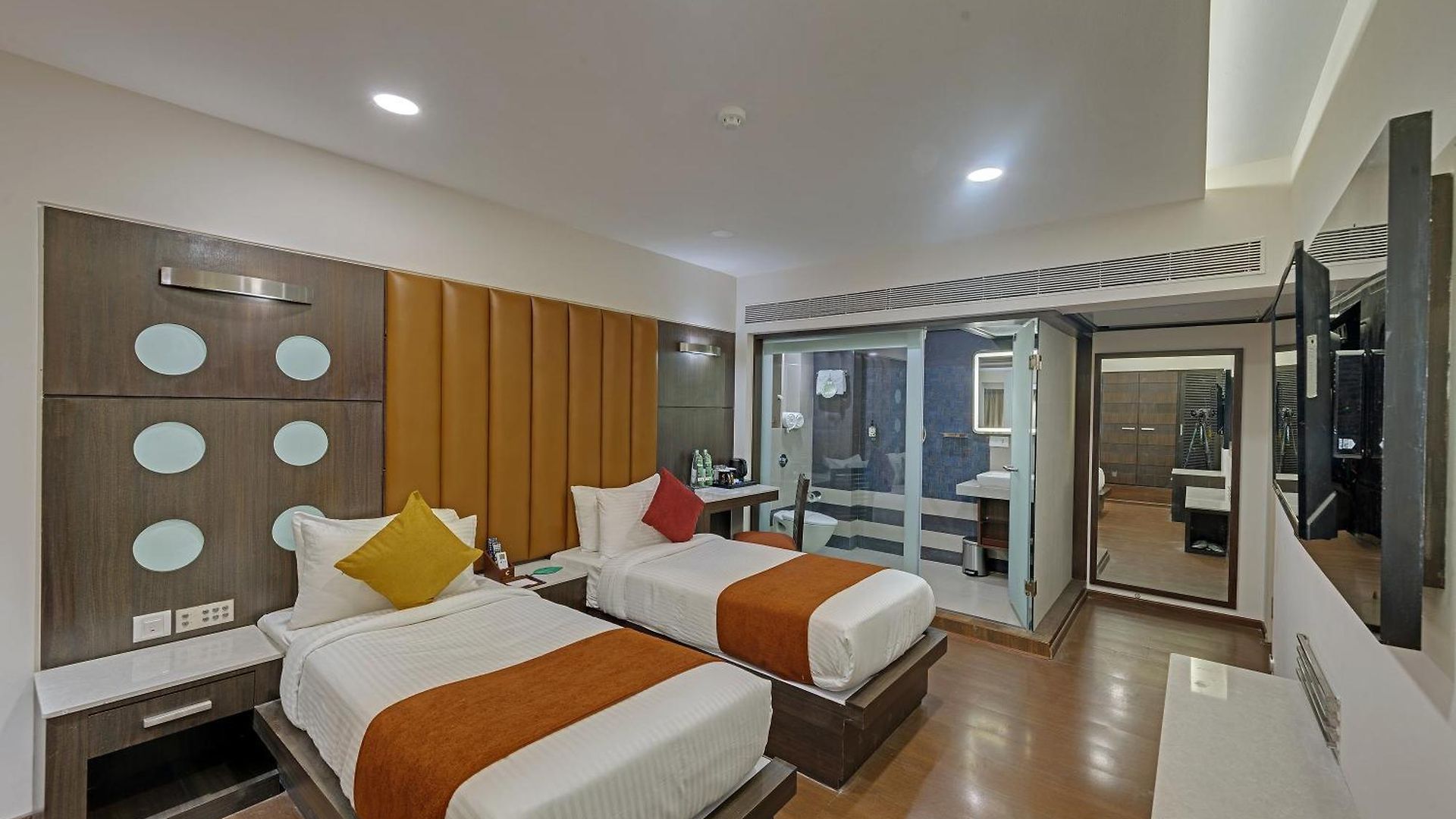 Comfort Metropolis Hotel 4*