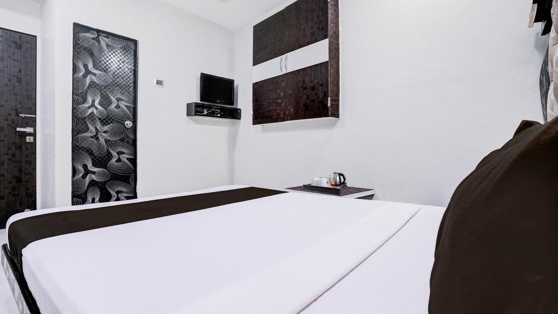 Super Collection O Asalpha Near International Airport Hotel Mumbai