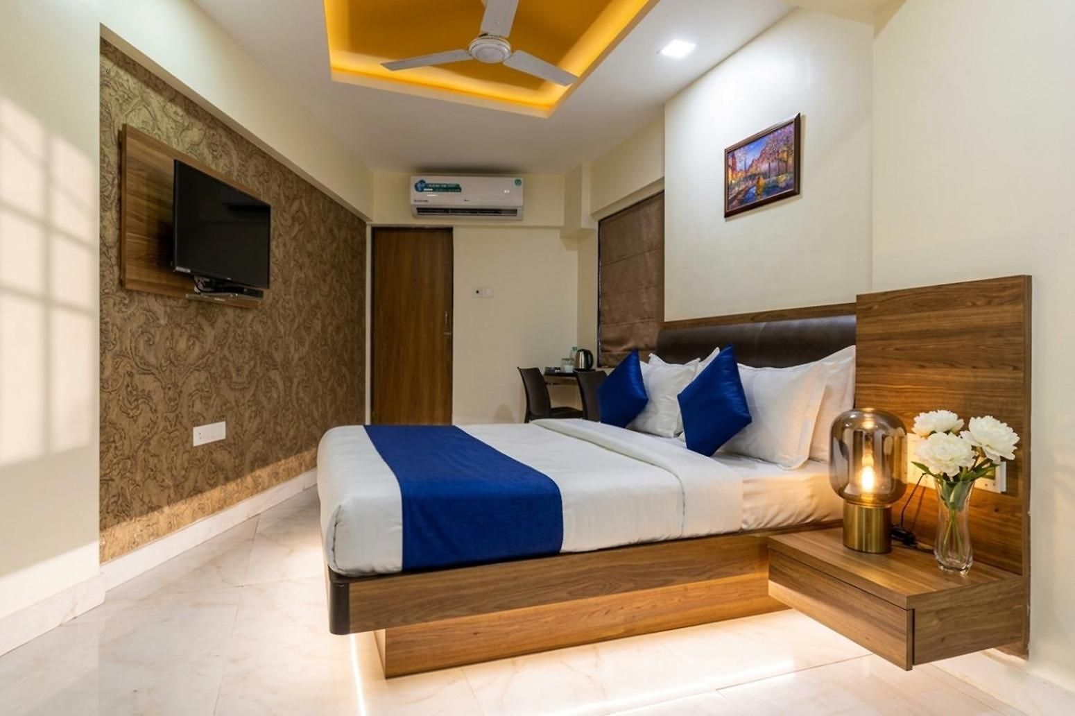 Ashyana - Near To Grant Road Station Hotel 3*