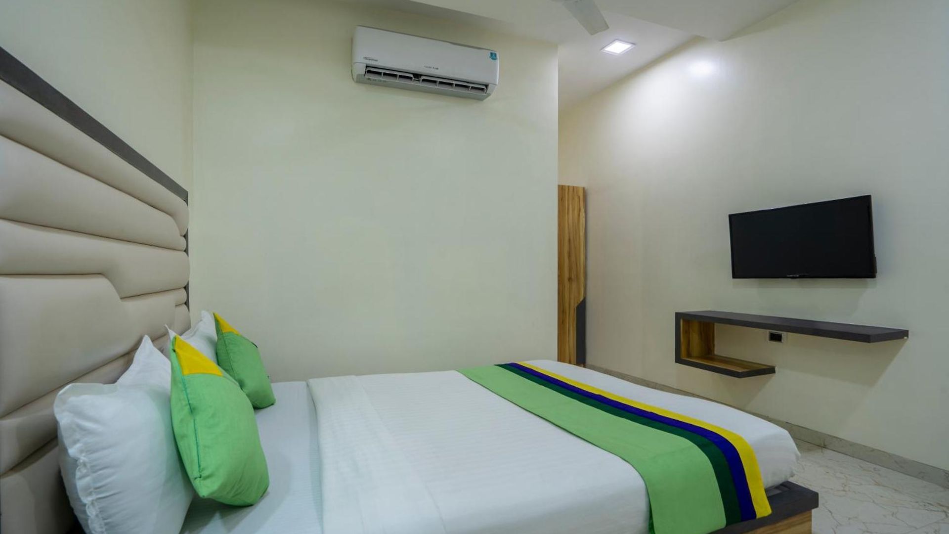 Hotel Treebo Zaid International Powai 3*