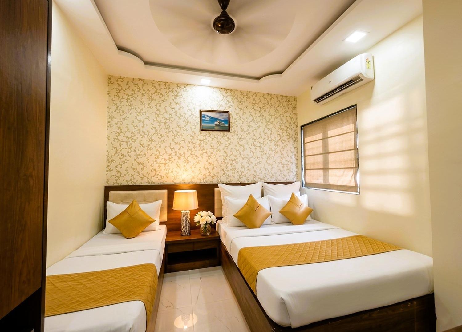 Ashyana - Near To Grant Road Station 3*