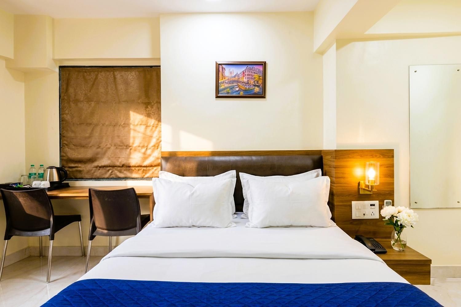 Ashyana - Near To Grant Road Station Hotel