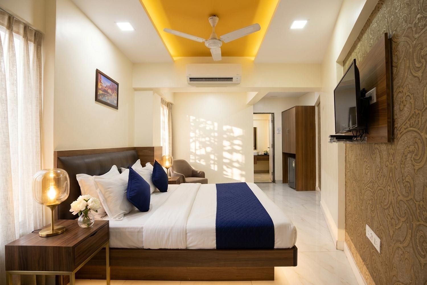 Ashyana - Near To Grant Road Station