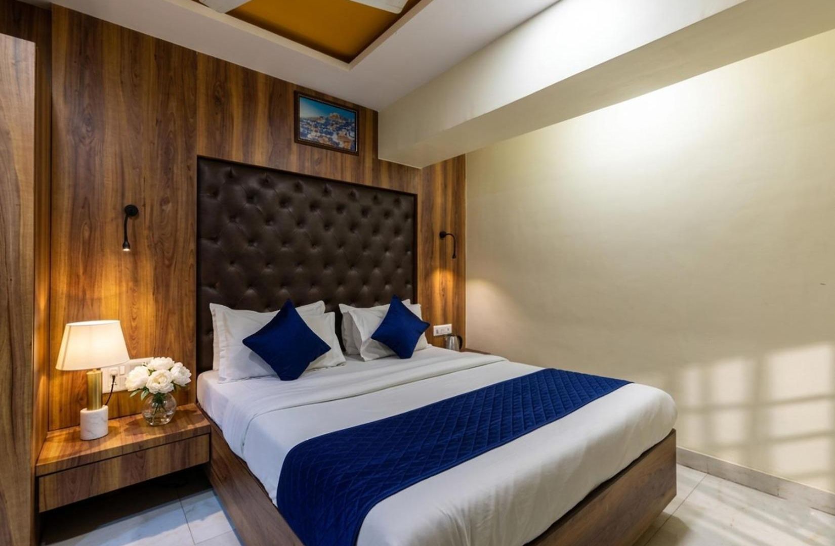 Ashyana - Near To Grant Road Station 3*