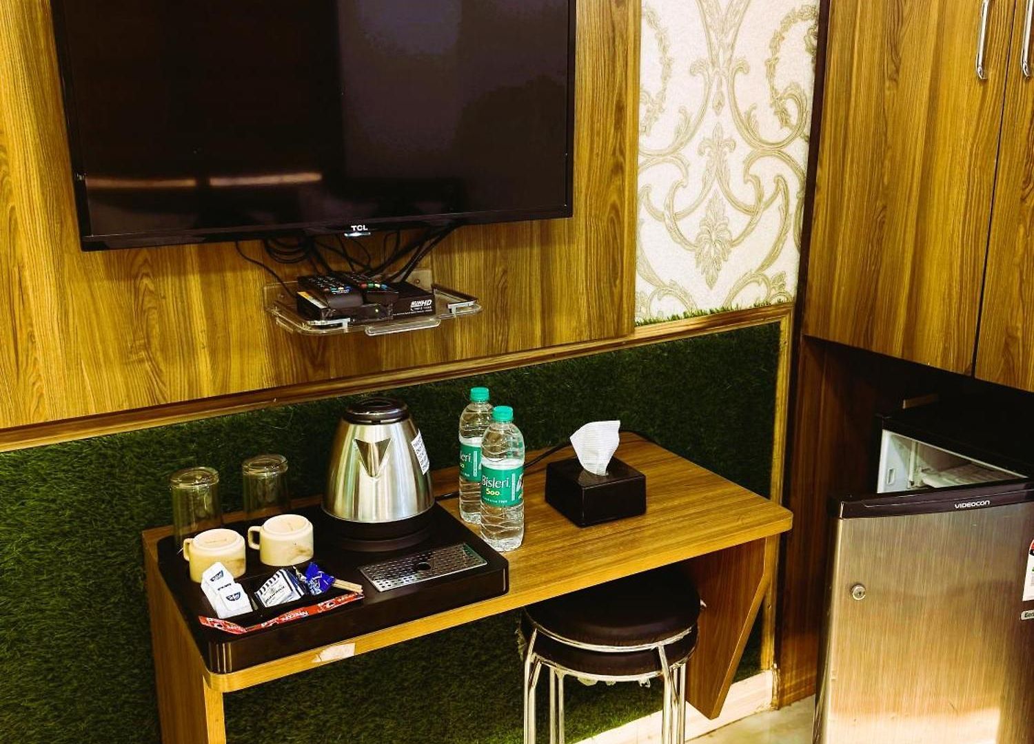 Ashyana - Near To Grant Road Station Hotel