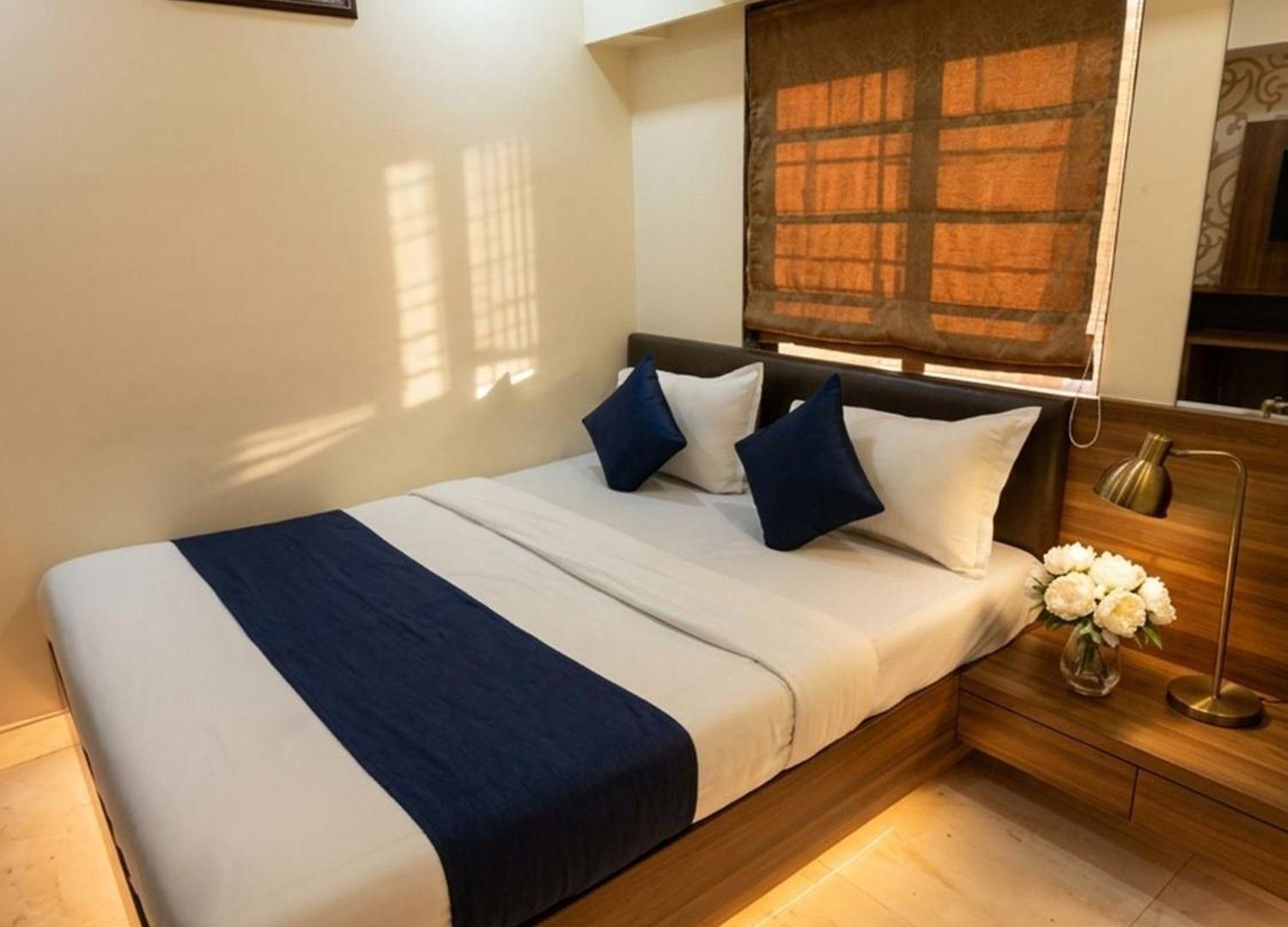Ashyana - Near To Grant Road Station 3*