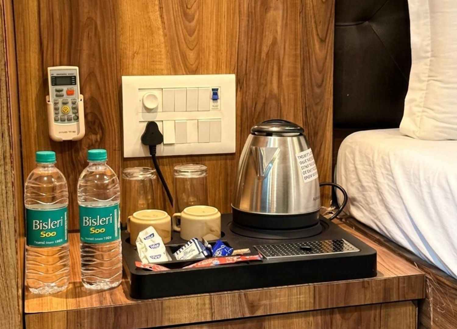Hotel Ashyana - Near To Grant Road Station 3*