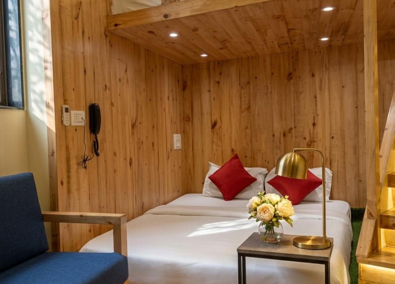 Hotel Ashyana - Near To Grant Road Station