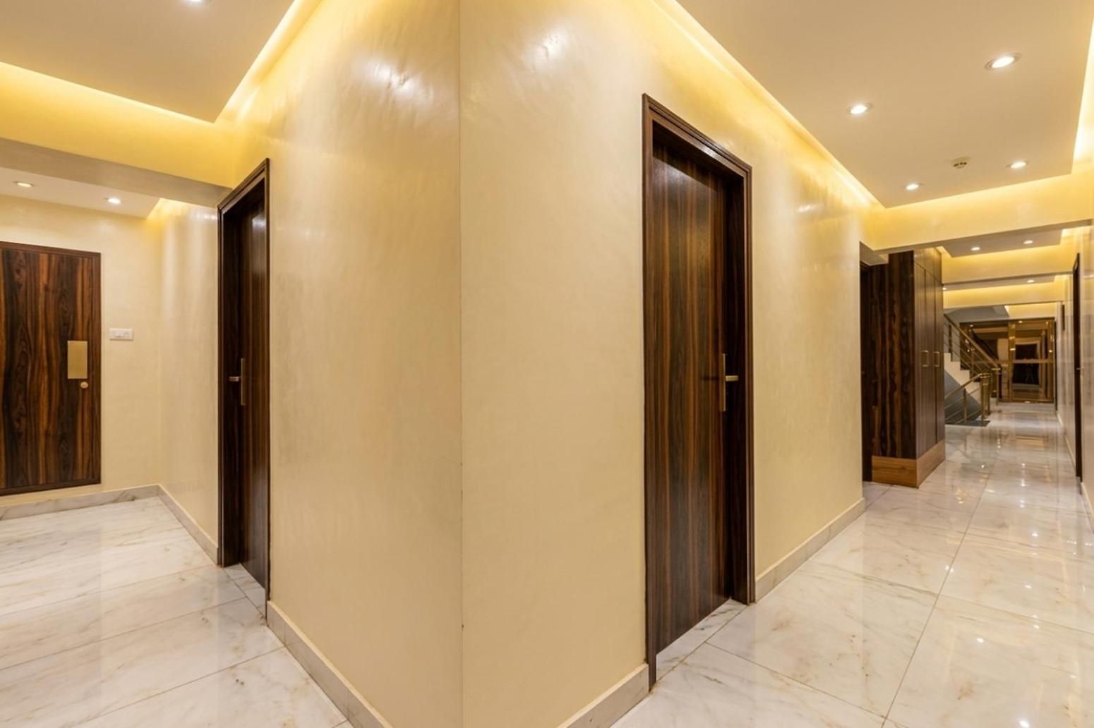 Ashyana - Near To Grant Road Station Hotel