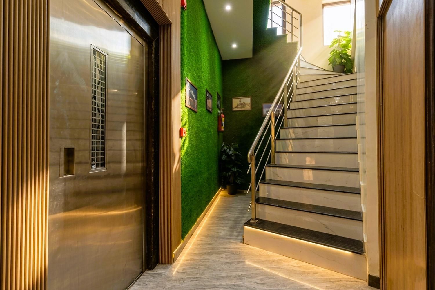 Hotel Ashyana - Near To Grant Road Station Mumbai