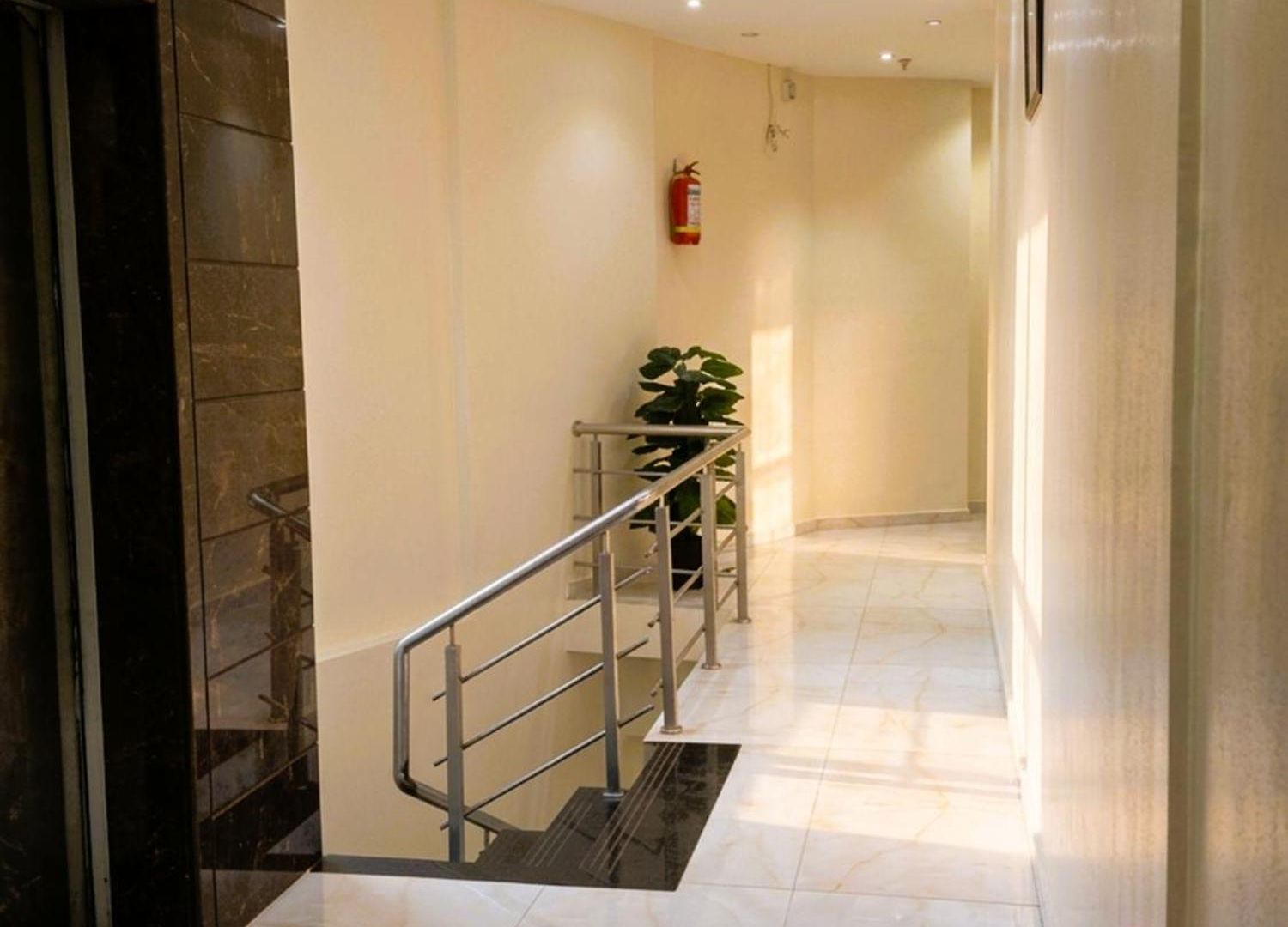Hotel Ashyana - Near To Grant Road Station 3*