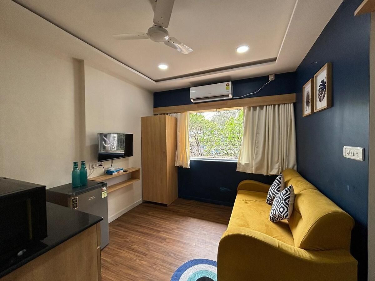 Sea-front 1-bhk At Carterroad Apartment