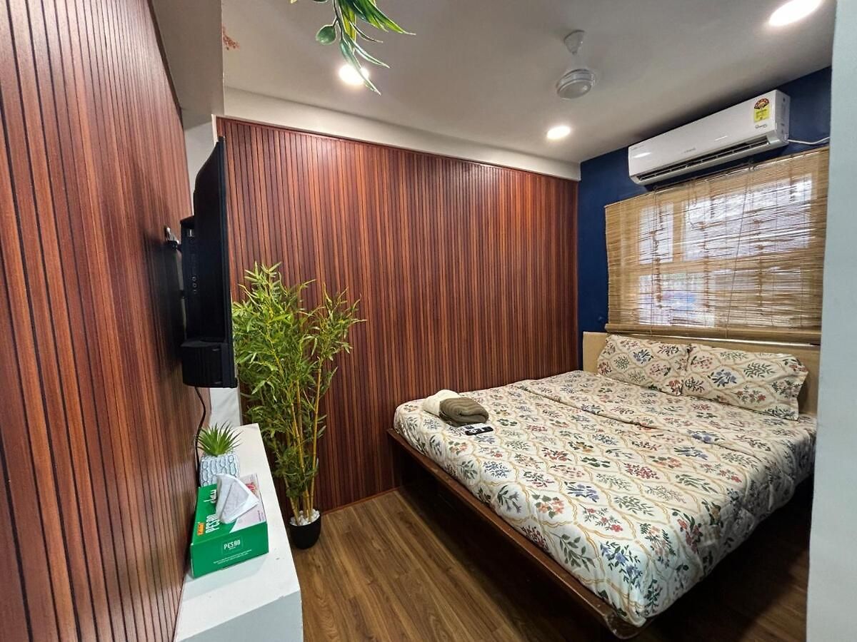 Sea-front 1-bhk At Carterroad Mumbai