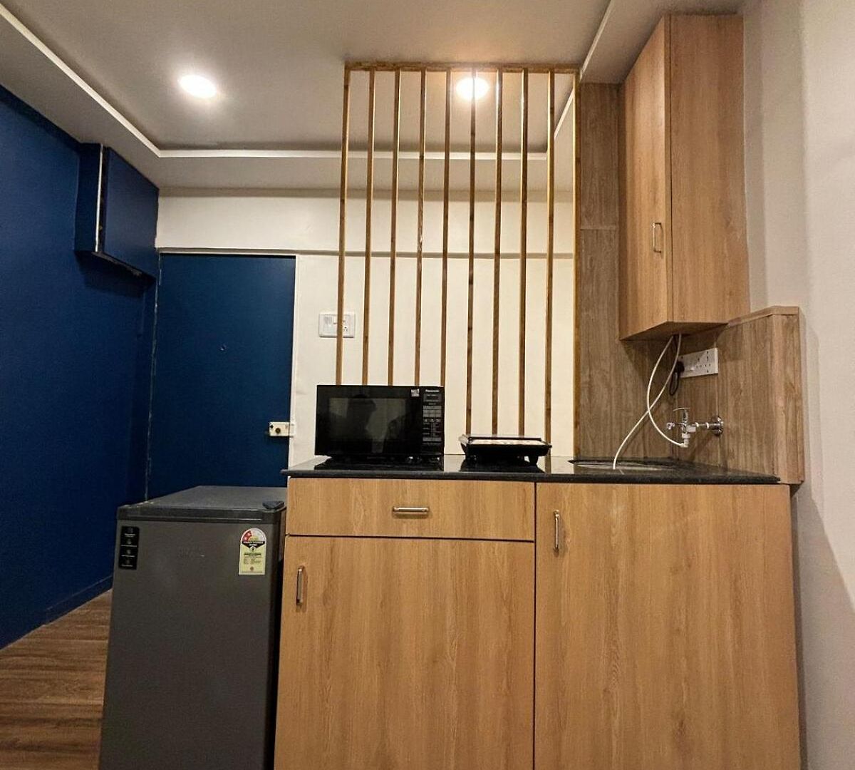 Sea-front 1-bhk At Carterroad Apartment Mumbai