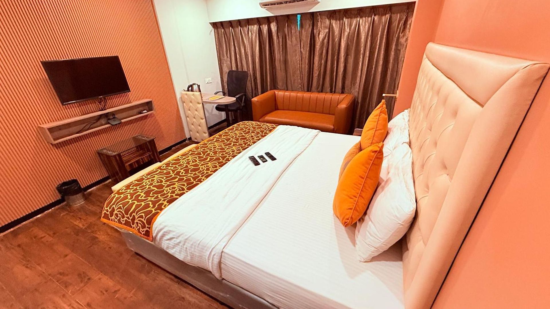 Hotel Highway Andheri East 3*